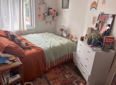 1 Peckham double room avail w friendly girls :) Main Photo