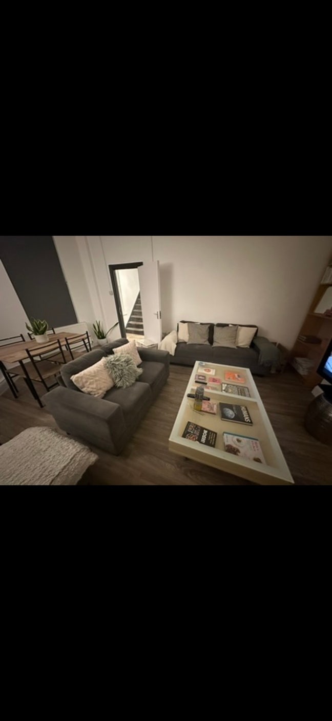 Bright and spacious room in Homerton  Main Photo