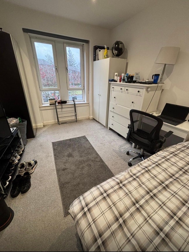 Double room quiet tidy flat bills included  Main Photo