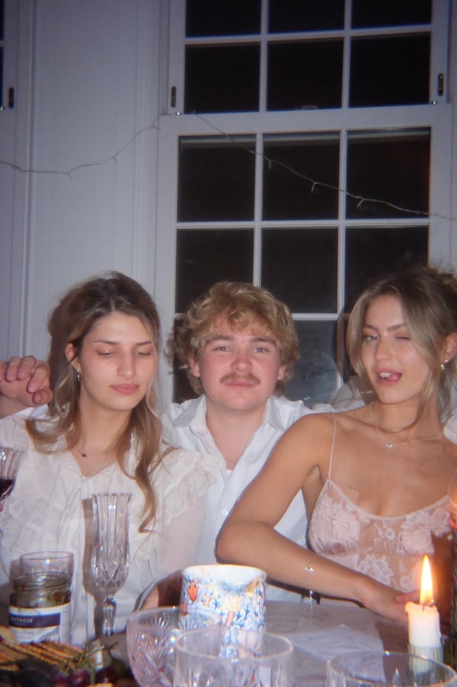 I am a professional male aged 24. I am lookin... Main Photo