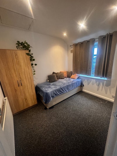 Single room for rent  Main Photo