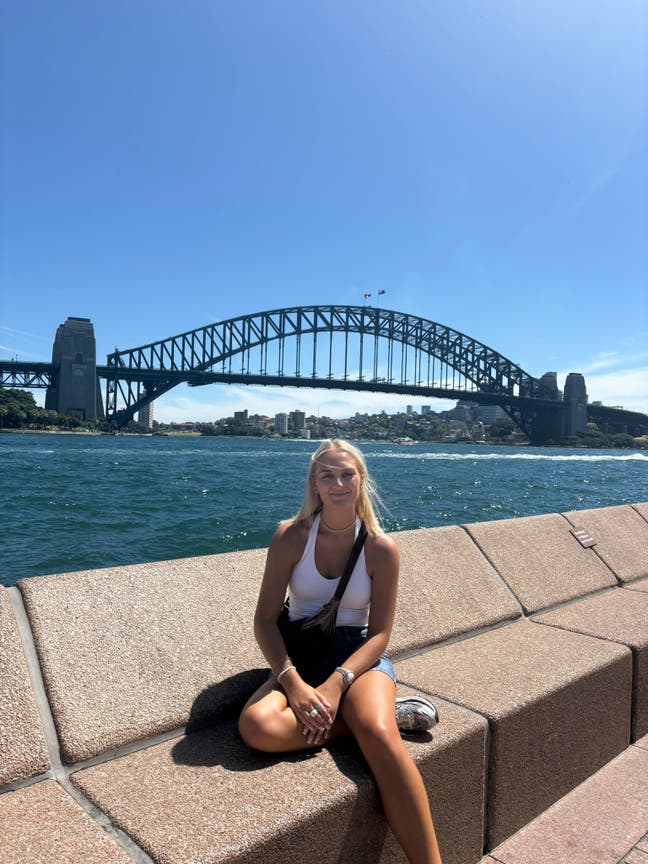 Professional looking for someone to buddy up with  Main Photo