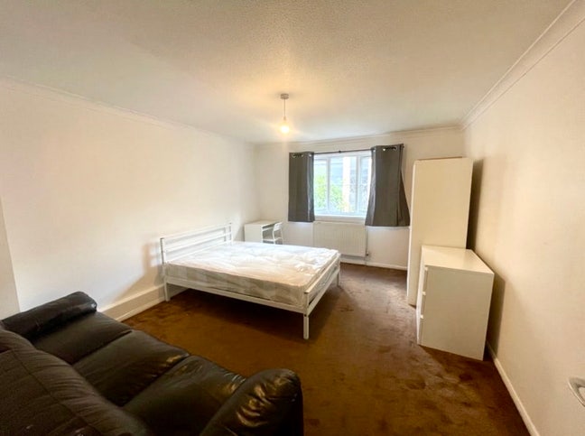 🔥Large Double Room in Prime Location+All Bill Incl Main Photo