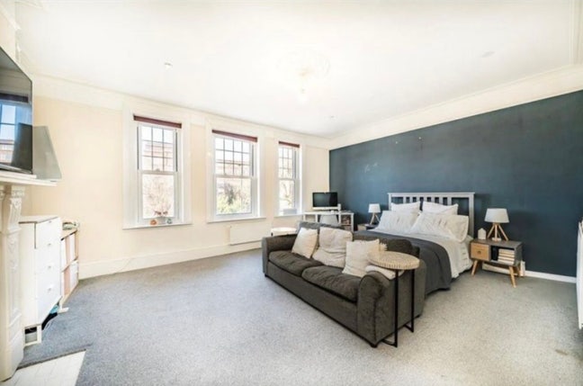 2 Month Sublet (Feb-Apr) Large Room in 3 Bed Flat  Main Photo