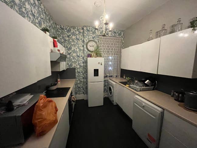 Beautiful room next to Peckham  park  Main Photo