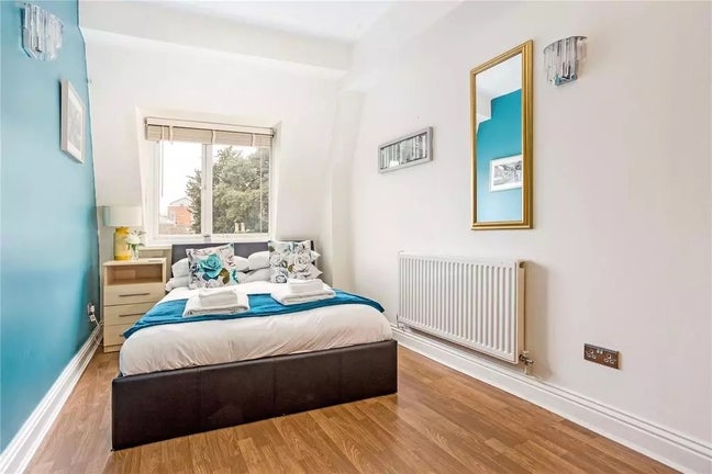 Lovely Double Bedroom in City Centre Main Photo