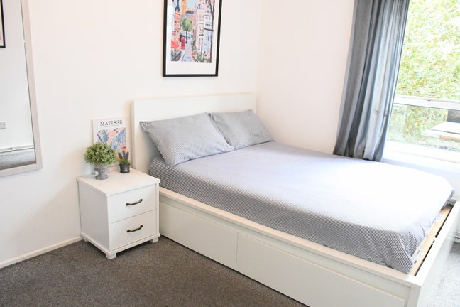 Lovely Double bedroom in Bow close to QMU  Main Photo