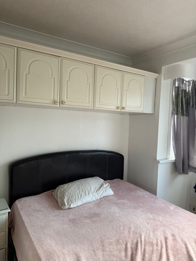 Bright double room-bills included-Greenford. Main Photo