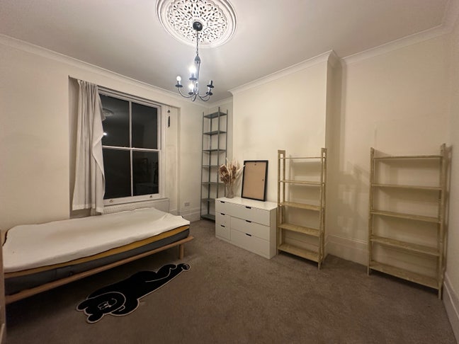 Stoke Newington Flat for Creative Professionals Main Photo