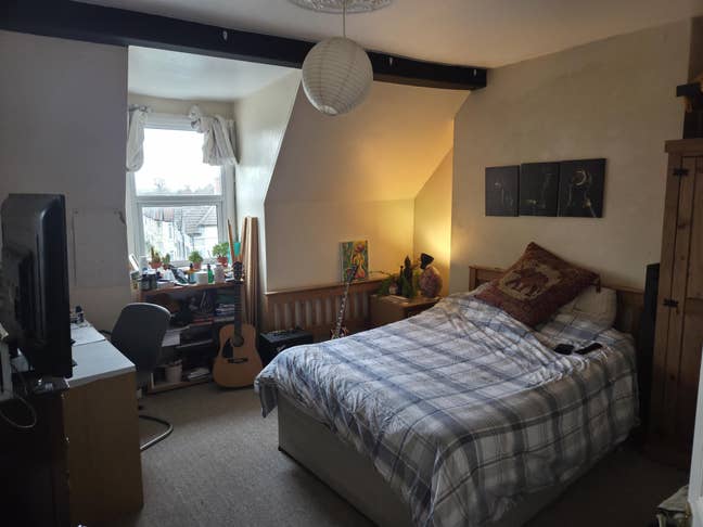 Flat mate needed Main Photo