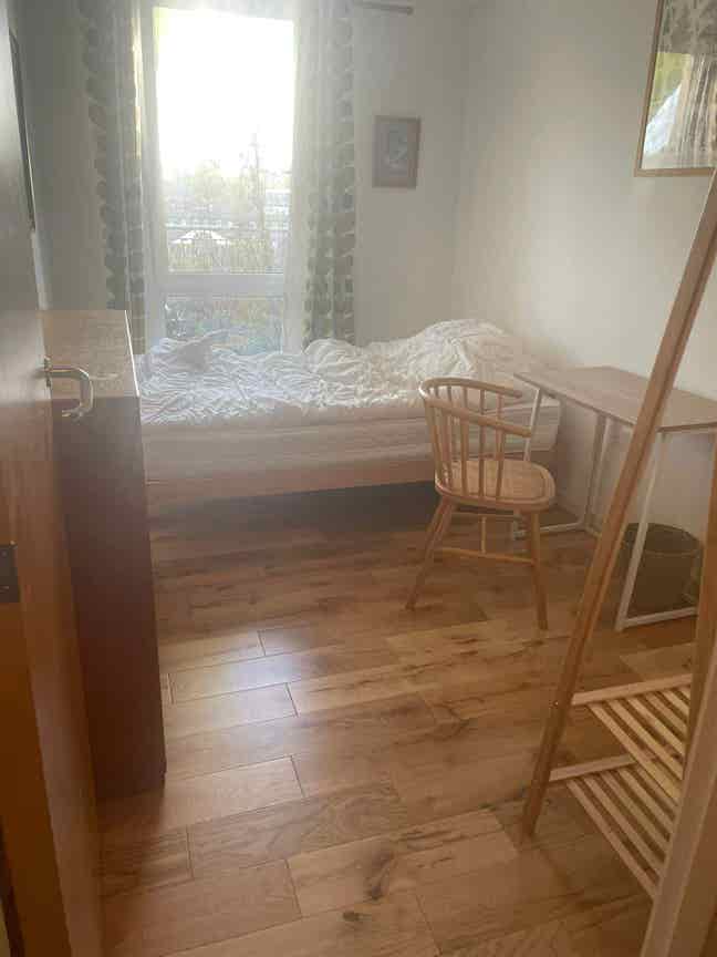 Light room, E2,  available Feb 26th 2026 Main Photo