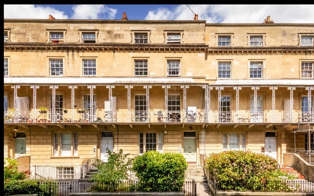 2 bedroom flat in Clifton - all bills included  Main Photo