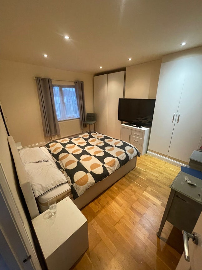 Double room to rent  Main Photo
