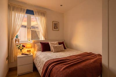 1 room with a private bathroom in the city centre Main Photo