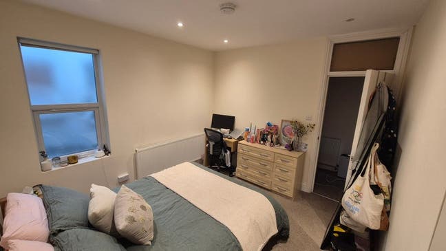 Spacious modern double room in Kentish Town Main Photo