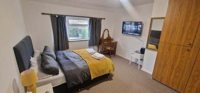 Fully furnished bedrooms available Main Photo