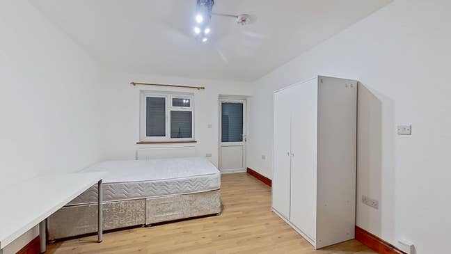 Spacious double rooms on the doorstep of Syon Park Main Photo