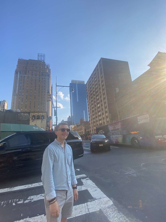 Studio flat for working professional.  Main Photo