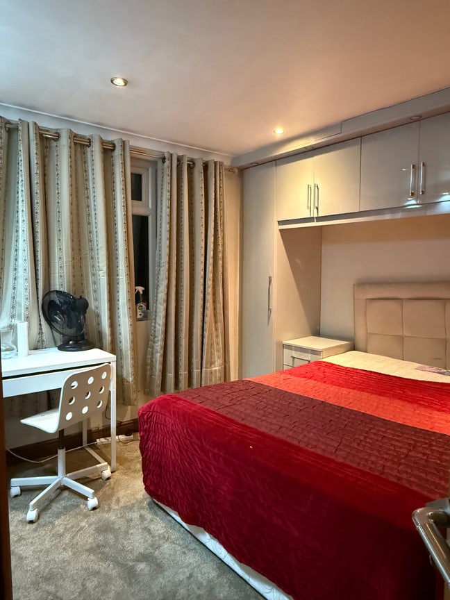 Large room available for single female only.  Main Photo