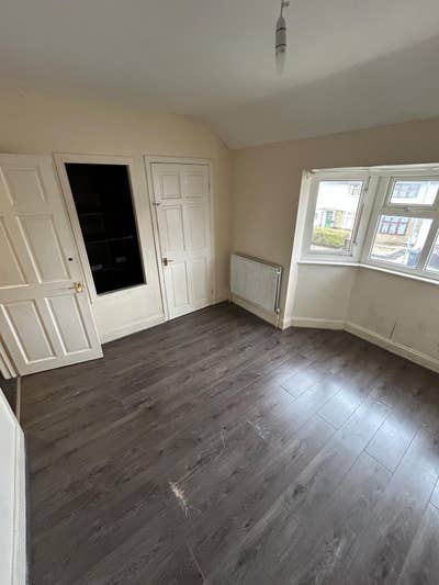 2 double bedroom property in Barking  Main Photo