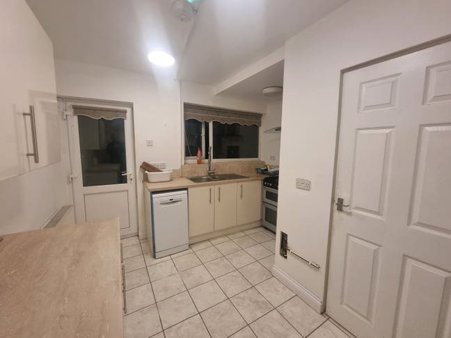 HMO - All Bills Included - Modern - Quite Main Photo