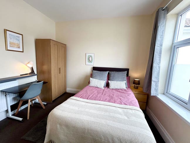  Double Ensuite Room  - Filton - Flexible Lets Main Photo