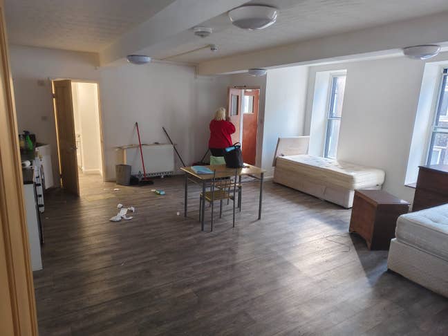 1st Floor OPEN PLAN flat  Main Photo