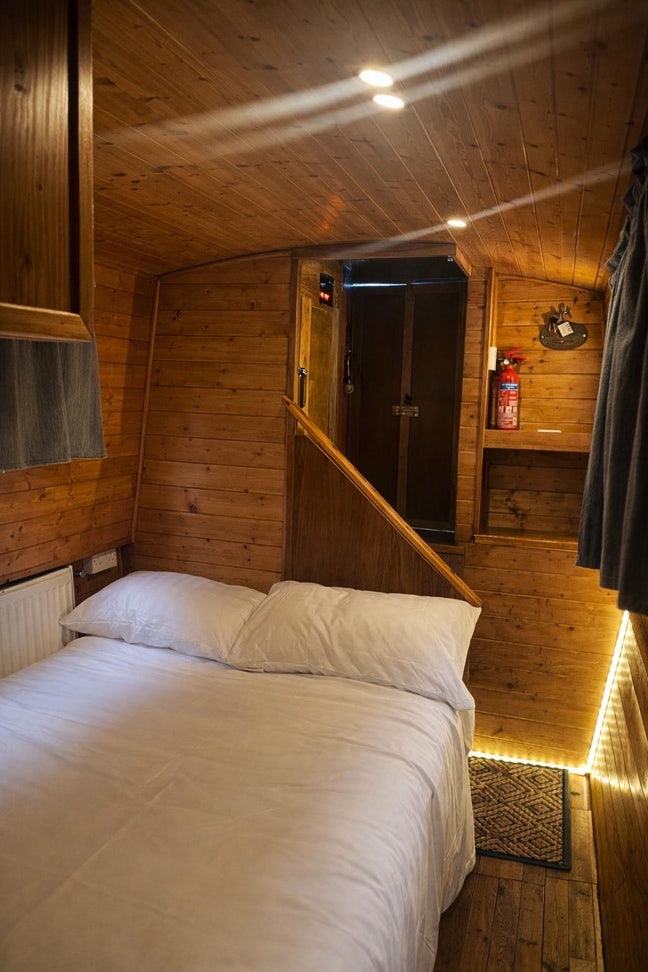 Luxury One/two Bed Flat on the River – Bills Inc Main Photo