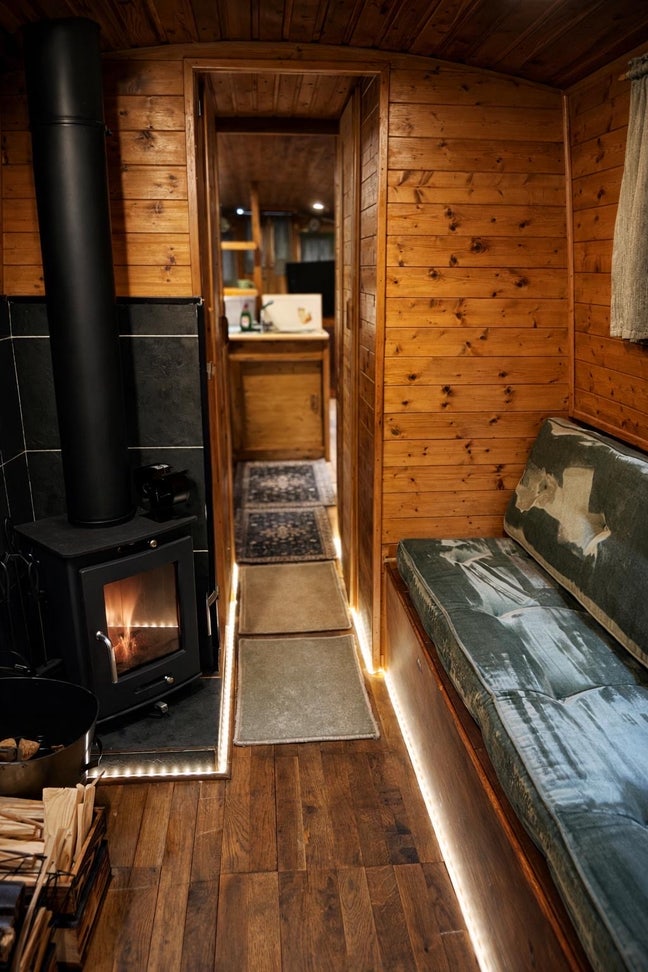 Luxury One/two Bed Flat on the River – Bills Inc Main Photo