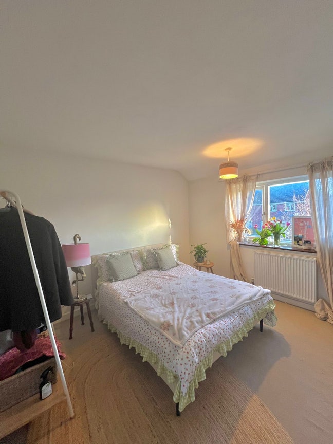 Double room with parking close to Sainsbury’s  Main Photo