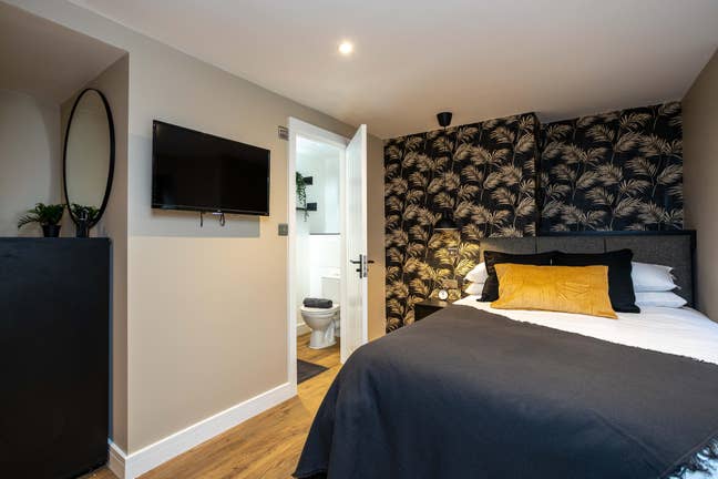 Double Ensuite Room in Quality Co-Living Main Photo