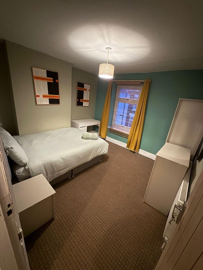 Double Room in a New Refurbished Property  Main Photo