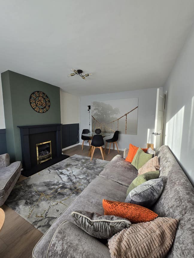 Modern 2 bed flat  Main Photo