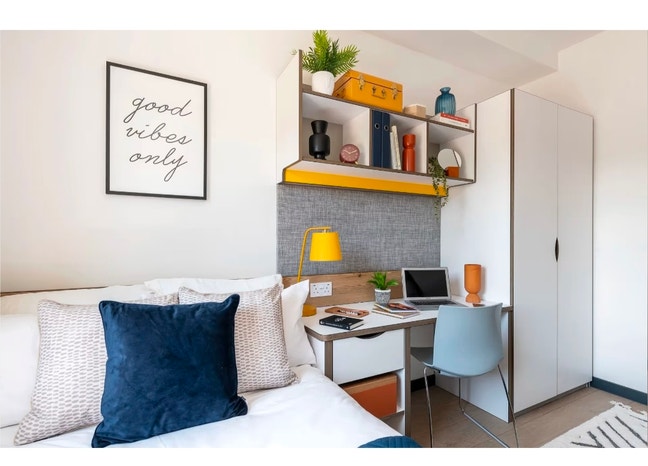 Looking for Replacement Tenant – Riverside Student Main Photo