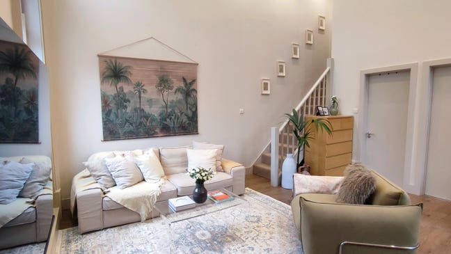 Large dbl bedroom in duplex w/ friendly cats Main Photo