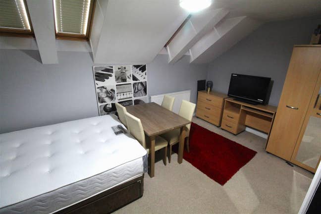 Gorgeous Double Room with En-Suite Main Photo