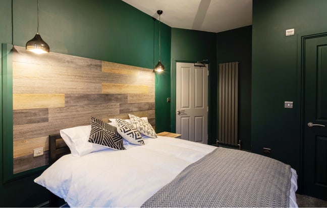 Two High-Quality Rooms Available – All Bills Incl. Main Photo