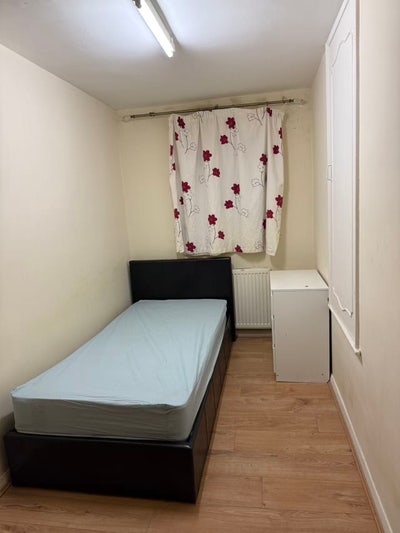 Nice and good location single room to rent  Main Photo