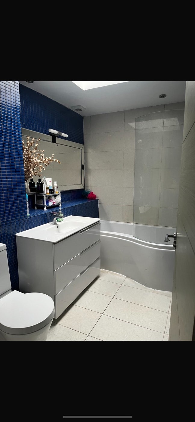 Nice room in beautiful area available now  Main Photo