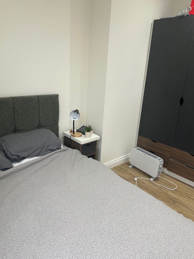Modern 1-bed flat in central Leeds- Bills included Main Photo