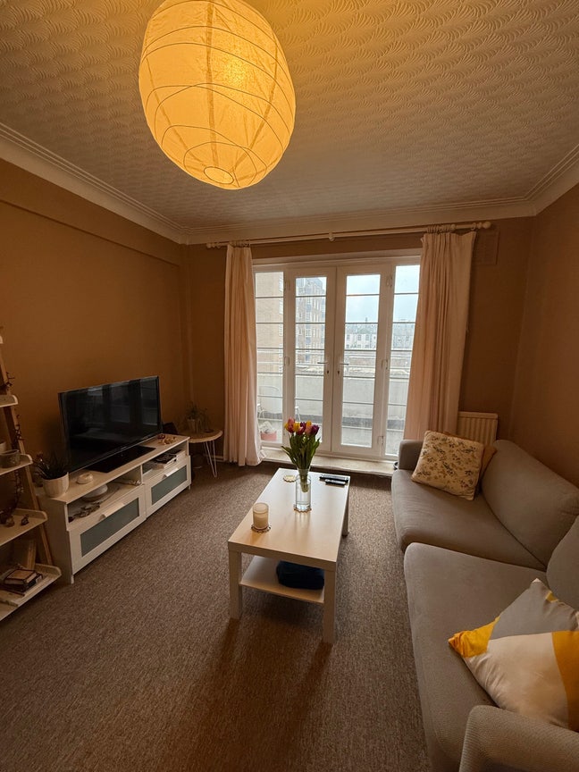 Double room available in central Hove Main Photo