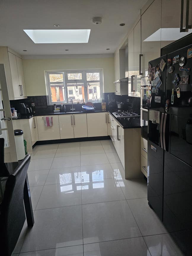 En Suite Double Room Kenton Main Photo