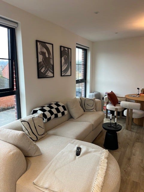 Double room to let in Hertford New Build Main Photo