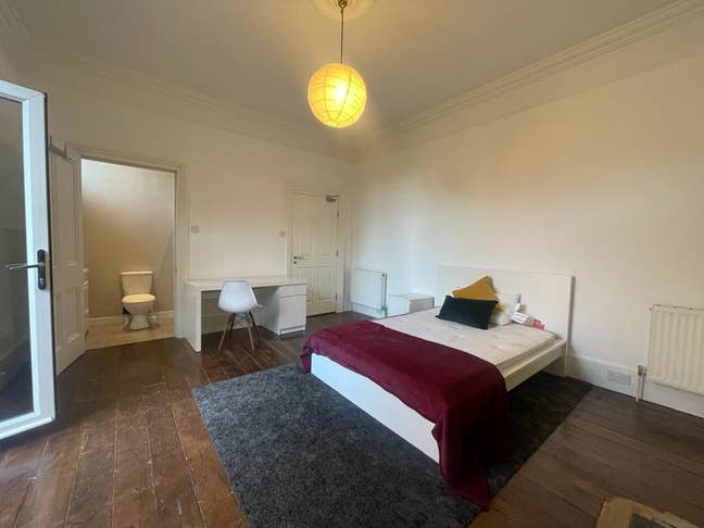 Double room in a Shared house in Maidstone Town Main Photo