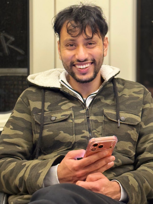 looking for 3 bed room house Main Photo