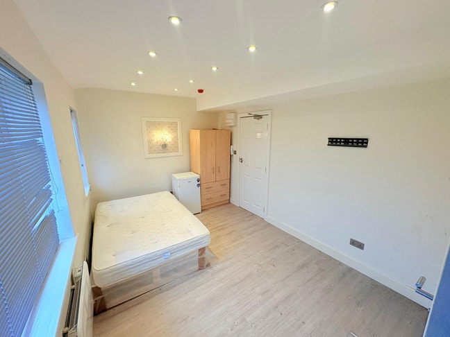 DSS-Studio Flat Available in Eltham Mottingham SE9 Main Photo