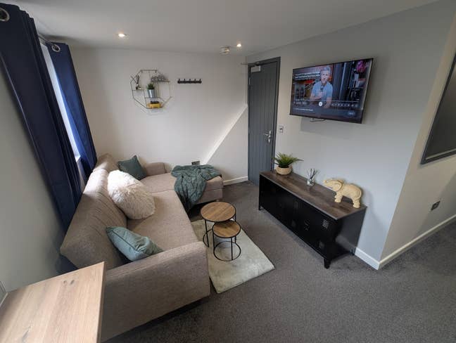 Mini flat with lounge & Kitchenette  Main Photo