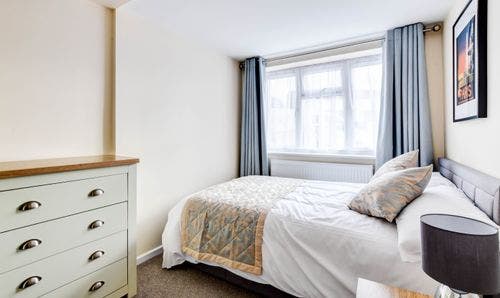 1 Bedroom House Share, Dovedale Crescent Southgate Main Photo