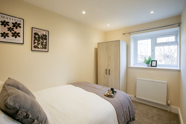 Lovely Bedroom In Modern South Ealing Home W5 Main Photo