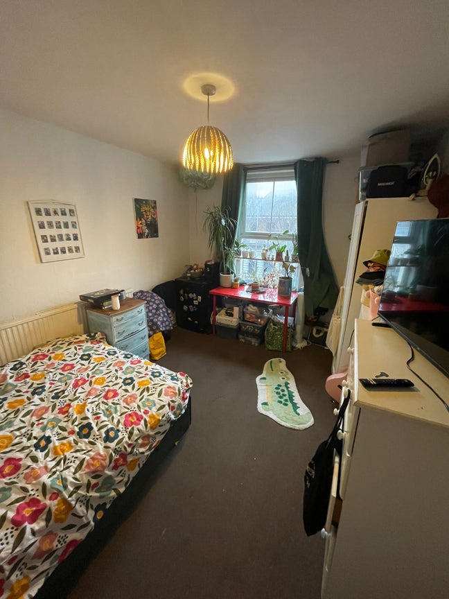 Double room to rent  Main Photo